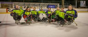 Beim Para Eishockey-Club Berlin herrscht beste Stimmung.