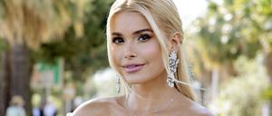 Pamela Reif unterwegs auf dem Boulevard de la Croisette beim Festival de Cannes 2022 / 75.