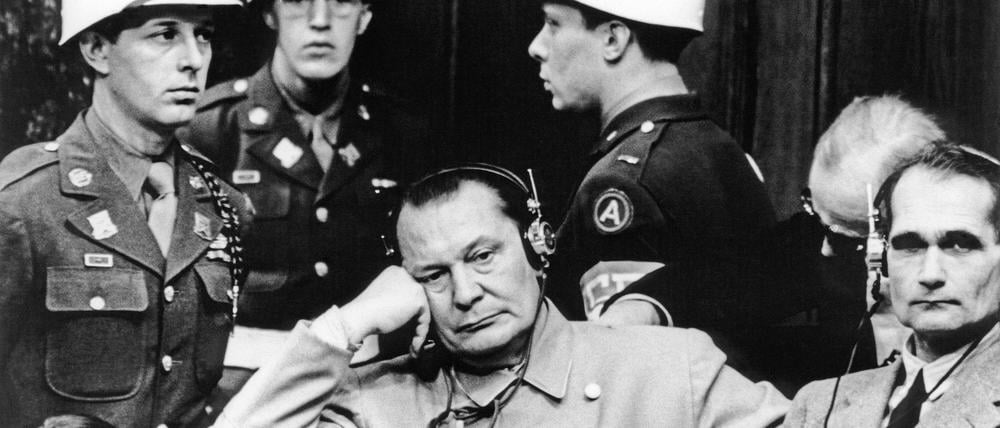 GERMANY. Reichsmarschall Hermann Göring C, and Hitler s deputy leader Rudolf Hess R during their trial in Nuremburg, 1945. PUBLICATIONxINxGERxAUTxONLY TASS_435162