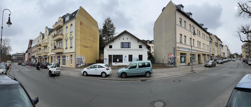 Das Gebäude der ehemaligen Behring-Apotheke in der Machnower Straße in Zehlendorf-Mitte.