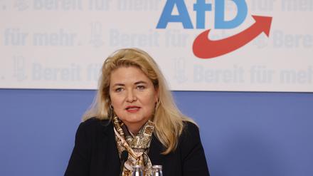 Kristin Brinker Spitzenkandidatin Berlin, AfD, Deutschland, Berlin, Pressekonferenz der AfD mit Tino Chrupalla Parteivorsitzender, AfD und Kristin Brinker Spitzenkandidatin Berlin, AfD zum Ergebnis der Abgeordnetenhaus-Wahl in Berlin. *** Kristin Brinker top candidate Berlin, AfD , Germany, Berlin, press conference of the AfD with Tino Chrupalla party chairman, AfD and Kristin Brinker top candidate Berlin, AfD to the result of the House of Representatives election in Berlin