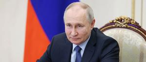 Wladimir Putin, Präsident von Russland, leitet eine Sitzung über die Entwicklung der Krim.