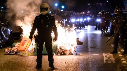 Spannungen zwischen Radikalen und der Polizei bei der Demonstration gegen die Rentenreform am 18. März in Paris.