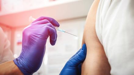 Einige Experten vergleichen den Effekt der Influenza-Impfung auf Herz und Gefäße mit der segensreichen Wirkung eines Rauch-Stopps.