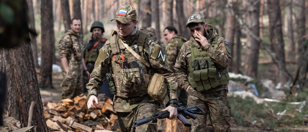 Angehörige des Freiwilligenbataillons BARS-13 Russkij Mir der russischen Armee in der Nähe der Stadt Kremennaja (Symbolbild)