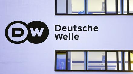 Die Deutsche Welle will im Zuge der digitalen Transformation Kosten sparen und Stellen streichen. 