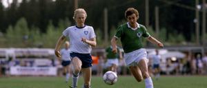 „Ich bin ein Kind der A-Nationalmannschaft“, sagt Rudi Völler (r.), der neue DFB-Sportdirektor.  Dieses Foto aus dem Jahr 1981 ist der Beleg dafür.