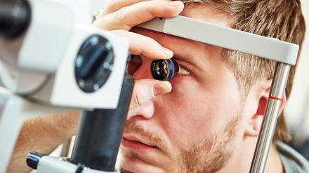 Manche Augenuntersuchungen bieten Ärzte als Selbstzahlerleistung an. 