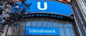 U Bahnhof Gleisdreieck in Berlin - Underground station Gleisdreieck in Berlin *** U Station Gleisdreieck in Berlin Underground station Gleisdreieck in Berlin PUBLICATIONxINxGERxSUIxAUTxHUNxONLY 1020912278  