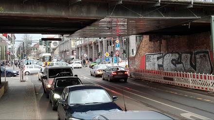 Bahnhofstraße in Köpenick stellt die BVG regelmäßig wegen zu viel Stau den Verkehr ein (hat auch mit dem Bahnhofsumbau zu tun).