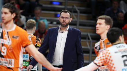Trainer Cédric Énard legt nach 15 Jahren als Trainer eine Pause ein. 