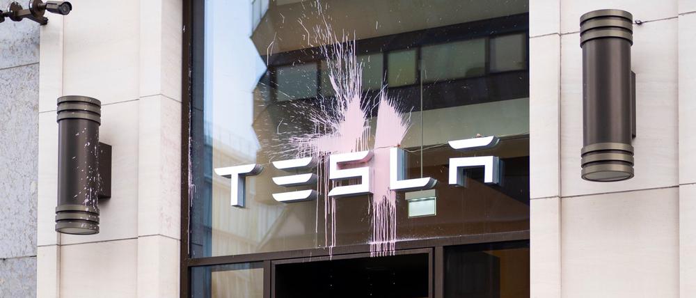 Der Tesla-Laden an der Mall of Berlin