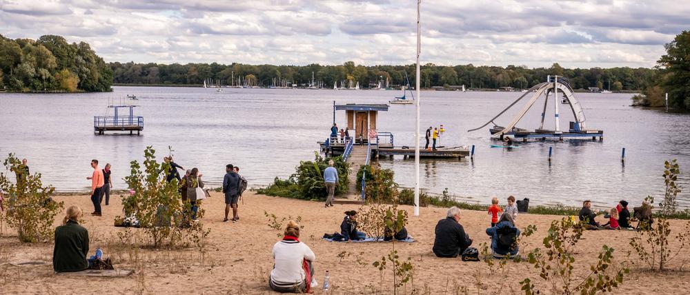 04.10.2020,Berlin,Deutschland,GER, Tag der offenen Tür im Strandbad Tegel.Im Mai 2021 soll die Wiedereröffnung erfolgen. *** 04 10 2020,Berlin,Germany,GER, open day at the lido Tegel The reopening is scheduled for May 2021