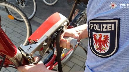 Die Polizei lädt in Potsdam zur Fahrradcodierung ein.