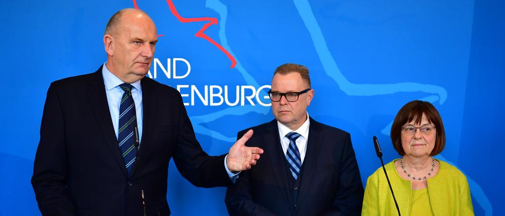 Da gehts’s lang: Vertreter der „Kenia“-Koalition in Potsdam mit Ministerpräsident Woidke.