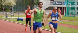 Katrin Müller-Rottgardt im Training mit ihrem Guide