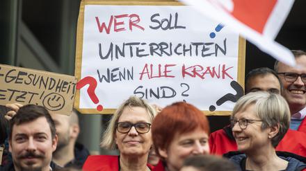 Immer mehr Lehrkräfte sehen sich den Anforderungen an sie nicht mehr gewachsen.