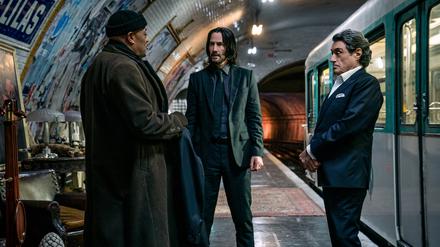 HANDOUT - 26.01.2021, ---: Laurence Fishburne (v.l.n.r.) als Bowery King, Keanu Reeves als John Wick und Ian McShane als Winston in einer Szene des Films «John Wick 4» (undatierte Filmszene). Der Film kommt am 23.03.2023 in die deutschen Kinos. (zu dpa Kinostarts) Foto: Murray Close/Leonine/Lionsgate/dpa - ACHTUNG: Nur zur redaktionellen Verwendung im Zusammenhang mit einer Berichterstattung über den Film und nur mit vollständiger Nennung des vorstehenden Credits +++ dpa-Bildfunk +++