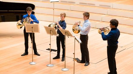 Peter Adamik.Bu ist einfach "Jugend musiziert"