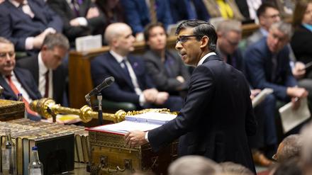 Rishi Sunak, Premierminister von Großbritannien, spricht während der Fragestunde des Premierministers im Unterhaus. 