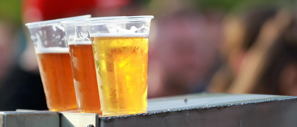 In einem Teil einer Bierlieferung war flüssiges Methamphetamin versteckt gewesen, teilte die Polizei mit (Symbolbild).