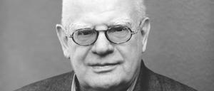 Der Berliner Schriftsteller Hans Joachim Schädlich. Er wurde 1935 geboren.
