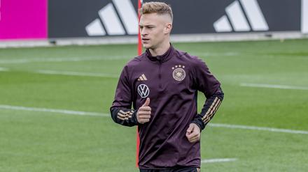 Joshua Kimmich wird als Kapitän eine Binde in den Farben Schwarz, Rot und Gold tragen.