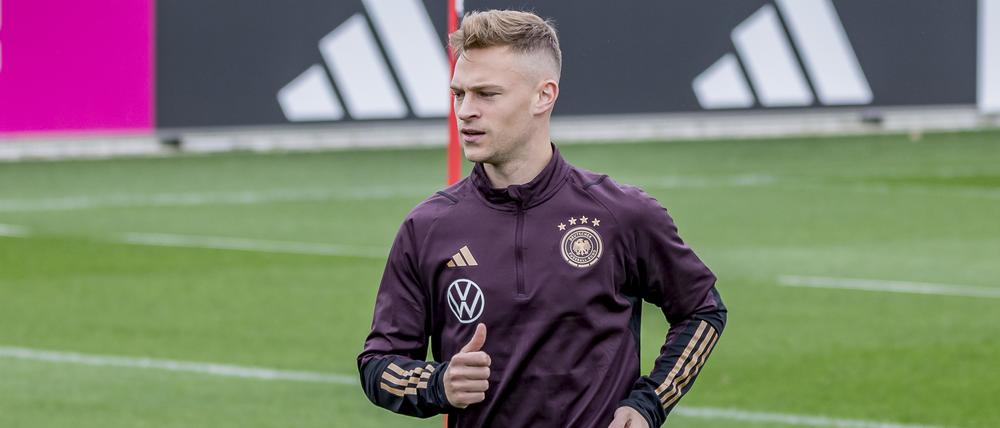 Joshua Kimmich wird als Kapitän eine Binde in den Farben Schwarz, Rot und Gold tragen.