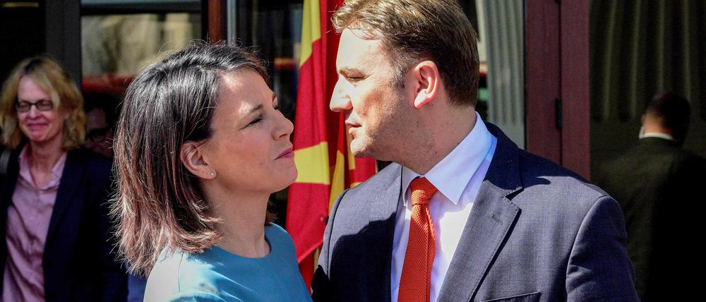 Annalena Baerbock und Nordmazedoniens Außenminister Bujar Osmani.