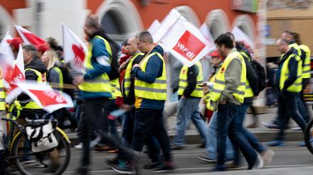 Mit Warnstreiks wird Verdi in den nächsten Wochen Druck auf die Arbeitgeber machen.