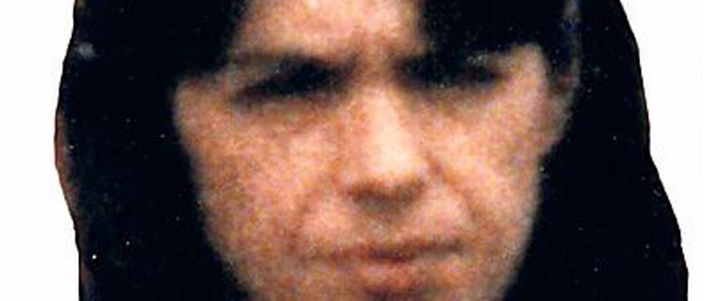 Nach Garweg und seinen beiden mutmaßlichen RAF-Komplizen Ernst-Volker Staub und Daniela Klette wird seit 2016 wieder aktiv gefahndet, nachdem sie durch DNA-Spuren überraschend mit einem Raubüberfall auf einen Geldtransporter im niedersächsischen Stuhr sowie weiteren Taten in Verbindung gebracht wurden.