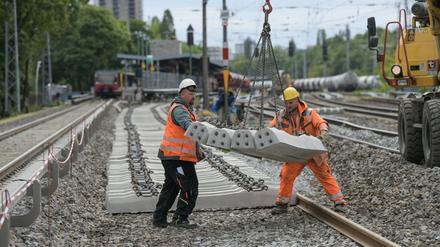 Hunderttausende Betonschwellen in Deutschland müssen überprüft und gegebenenfalls ausgetauscht werden.