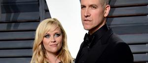  Die Schauspielerin Reese Witherspoon und ihr Mann Jim Toth auf der Vanity Fair Oscar Party. 