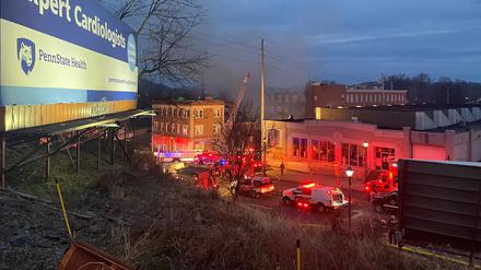 Auf einem Twitter-Foto ist Rauch über der Fabrik in Pennsylvania zu sehen. 