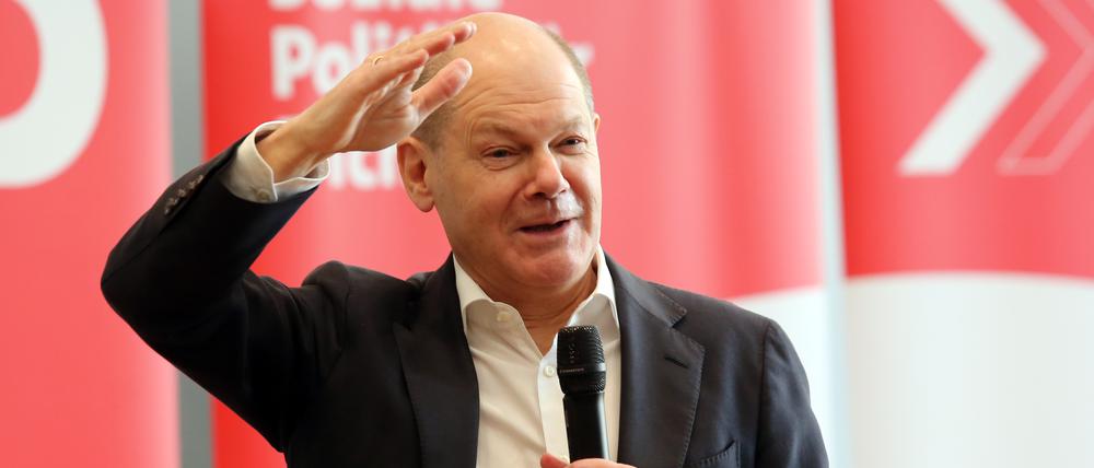 Bundeskanzler Olaf Scholz geht optimistisch in den Koalitionsausschuss.