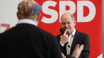 Bundeskanzler Olaf Scholz, hier bei einem Bürgergespräch im März in Potsdam, beantwortete am Dienstag Fragen bei einem Forum der SPD-Landtagsfraktion Sachsen und der Handwerkskammer Dresden.