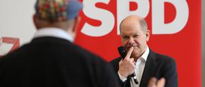 Bundeskanzler Olaf Scholz, hier bei einem Bürgergespräch im März in Potsdam, beantwortete am Dienstag Fragen bei einem Forum der SPD-Landtagsfraktion Sachsen und der Handwerkskammer Dresden.