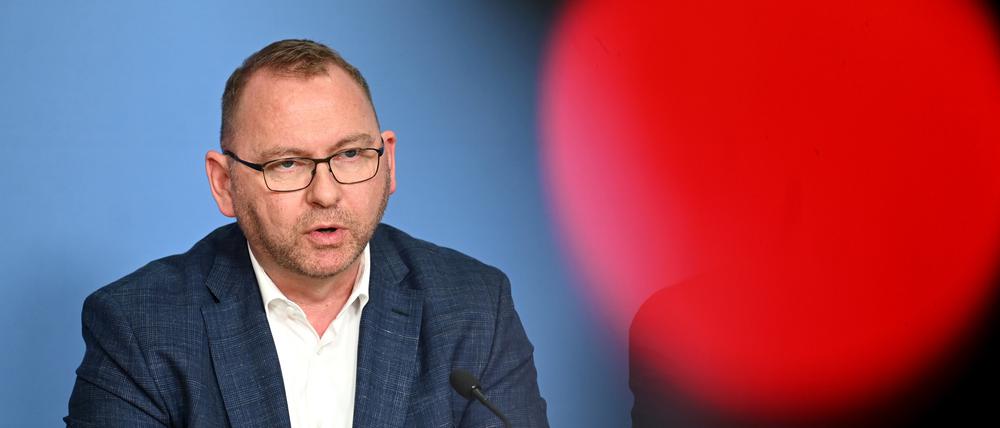 Frank Werneke, Vorsitzender der Gewerkschaft Verdi, bei einer Pressekonferenz im März.