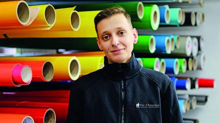 Franzi B., ist Auszubildende als Schilder- und Lichtreklameherstellerin.