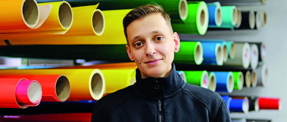 Franzi B., ist Auszubildende als Schilder- und Lichtreklameherstellerin.