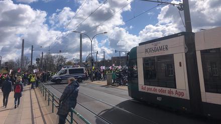 Eine Großdemonstration sorgte in Potsdam für Verkehrseinschränkungen.