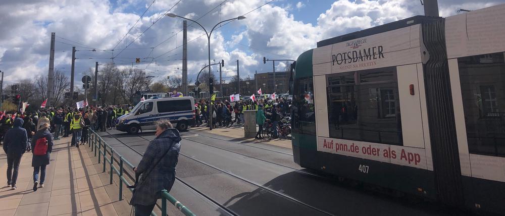 Eine Großdemonstration sorgte in Potsdam für Verkehrseinschränkungen.