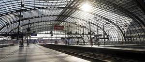 Leere Bahnsteige am Berliner Hauptbahnhof.