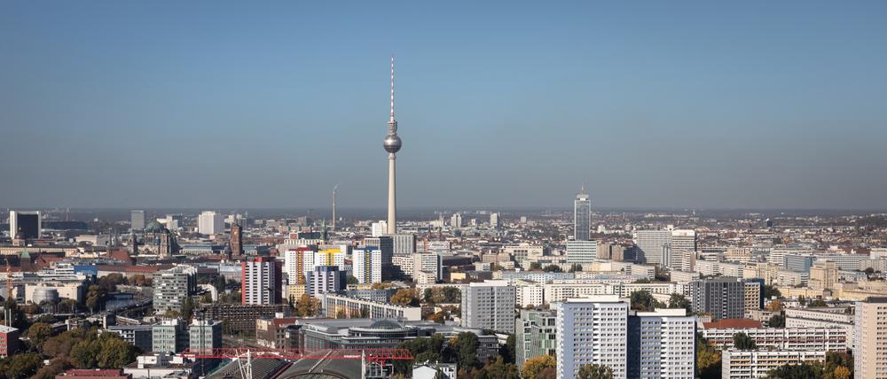 Blick auf den Fernsehturm vom Hochhaus "Edge"