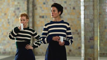 Die postmoderne Kaiserin: Sisi (Susanne Wolff, rechts) und Irma (Sandra Hüller) im Partner-Look. 