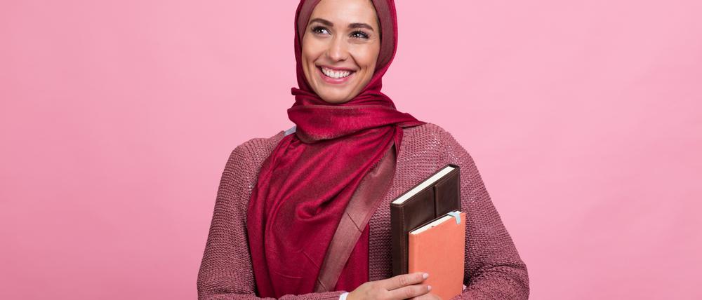 Lehrerinnen dürfen nicht mehr wegen ihres Kopftuchs abgewiesen werden. 