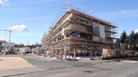 Dauerbaustelle: Das Blütenviertel Caputh wartet darauf, dass es endlich fertig wird. 