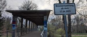 Die Fußgängerbrücke über die Nuthe wird zwei Wochen gesperrt.