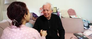 Krebskranke Syrerin will vor dem Tod ihre Mutter nochmal sehen. Ein pensionierter Arzt in Babelsberg engagiert sich für sie und versucht, ein Treffen mit der Mutter zu ermöglichen. 
