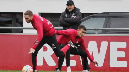 Der 1. FC Köln darf in den nächsten beiden Transferperioden keine Spieler verpflichten.